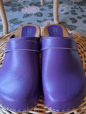 Women’s Purple Leather Slip-On Clogs with Strap Accent
